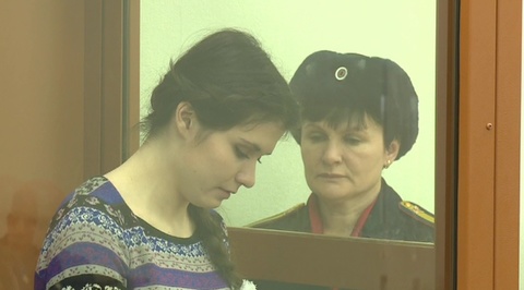 Беременная Караулова хочет избавиться от ночного надзора