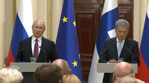 Президент Финляндии – о Путине: больше не стану играть с ним в хоккей