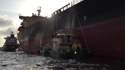 Российские моряки, похищенные пиратами, прибыли в Германию