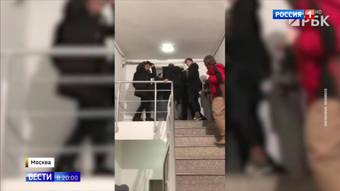 Руферы устроили драку с охраной, пытаясь попасть на крышу башни