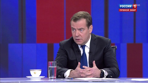"Рукоприкладство недопустимо": Медведев рассказал о работе кабинета министров
