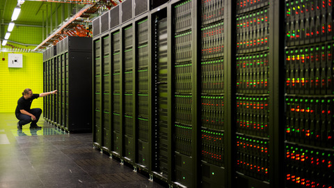 "Разработано и сделано в России": "Яндекс" и партнеры запустят производство серверов