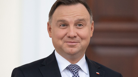 Польский президент назвал Россию "ненормальной"