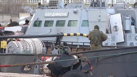 "Яны Капу" и "Бердянск" покинули причал Керченского морвокзала