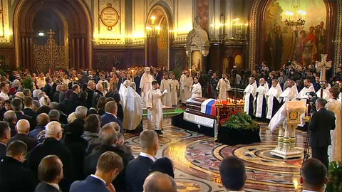 Патриарх совершил отпевание Юрия Лужкова