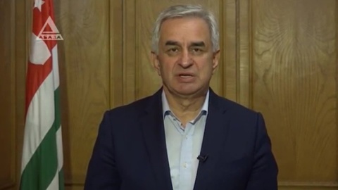 Абхазский парламент принял отставку президента Хаджимбы
