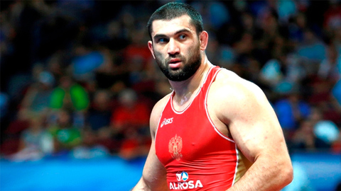 Российский борец стал олимпийским чемпионом спустя 8 лет после Игр