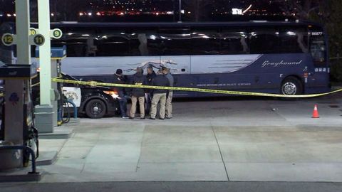 В США неизвестный убил одного и ранил нескольких пассажиров автобуса