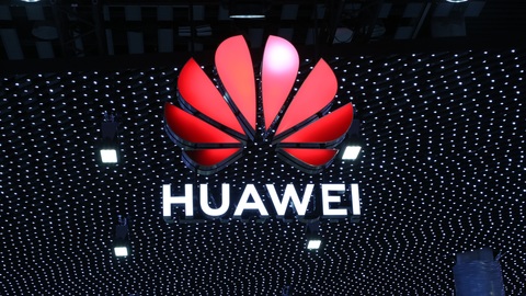 Huawei начала закрывать торговые точки в России