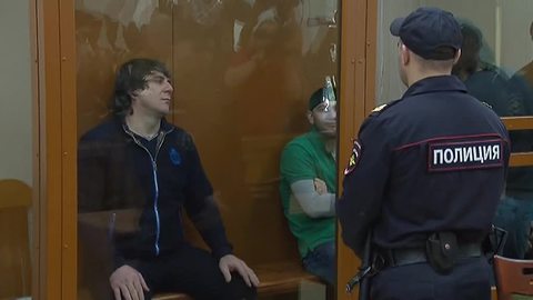 ФСИН проверит, почему убийца Немцова сидел за столом с шашлыками