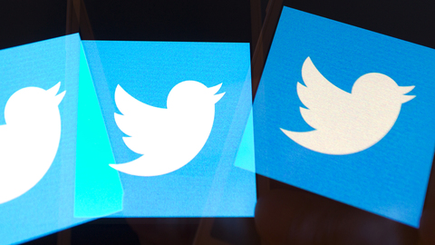 Twitter навсегда забанил основателя ультраправого новостного сайта