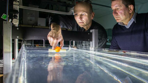 Физики создали водный аналог фантастического притягивающего луча