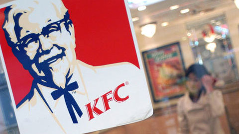 В курице от KFC найдены личинки. Шокирующее видео