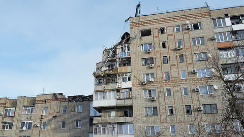 Два этажа взорвавшегося в Шахтах дома демонтируют