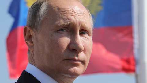 Путин пообещал продолжить укрепление флота