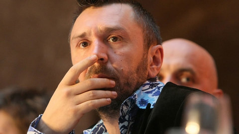 Шнур посвятил стихи "последнему крупному динозавру" Юрскому