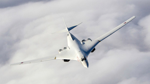 Ракетоносцы Ту-160 8 часов кружили над Норвежским и Баренцевым морями