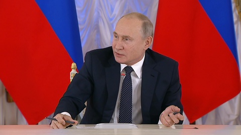 Президент подписал закон о доплатах пенсионерам
