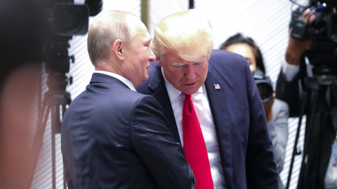Конгрессмены намерены допросить переводчиков, работавших на встречах Путина и Трампа