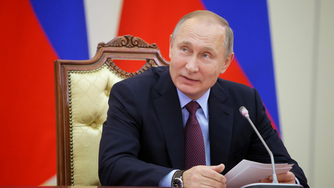 Путин подписал закон об отказе от доплат к пенсиям депутатов