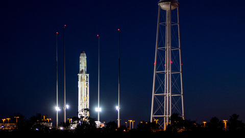 Американская ракета-носитель Antares взорвалась при запуске