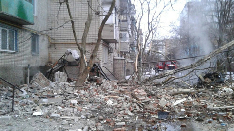 Большая часть опасных конструкций многоэтажки в Шахтах демонтирована