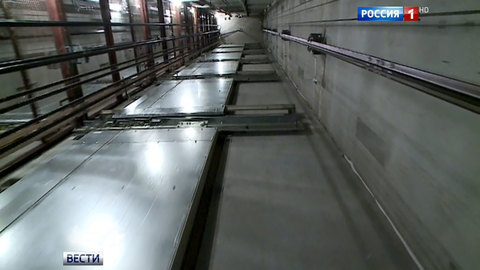 Женщина упала в шахту лифта на северо-востоке Москвы