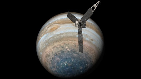 NASA показало самые подробные фото Большого красного пятна Юпитера