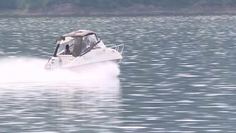 На берегу Енисея обнаружили тело маленькой девочки