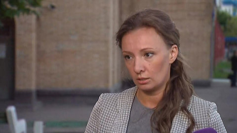 Кузнецова навестила в больнице мальчика, найденного в "Лосином острове"