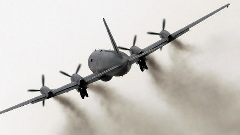 Противолодочный самолет Ил-38 вылетел на помощь рыбакам