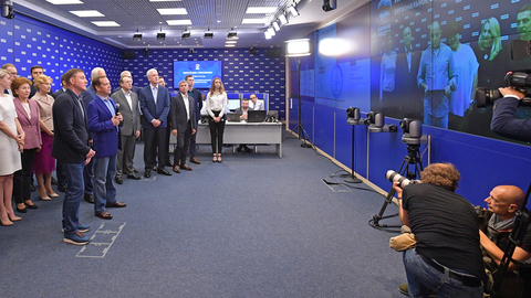 "Единая Россия" лидирует на выборах в местные парламенты