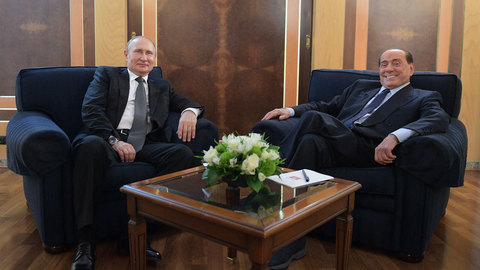Путин дважды поздравил Берлускони