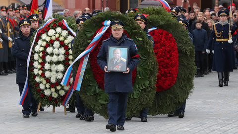 Первый человек в открытом космосе: Алексея Леонова похоронили с особыми почестями