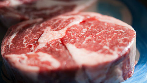 Скандал во Франции: в продажу поступило мясо подопытных животных