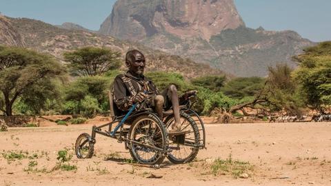 Новое инвалидное кресло SafariSeat поможет передвигаться по любой местности