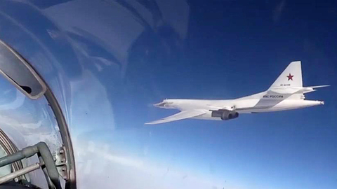 Российские "Белые лебеди" 10 часов летали над Карибским морем