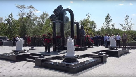 Аксенов и Поклонская почтили память Захарченко
