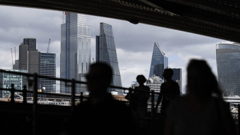 Британия прекращает продавать свою недвижимость всем подряд