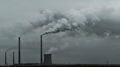 Углекислый газ предложили не хранить, а перерабатывать в топливо и спирты