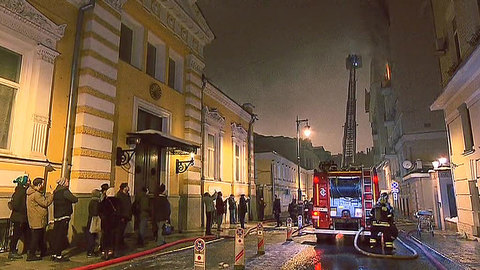 Под завалами "звездного" дома нашли тело девятого погибшего