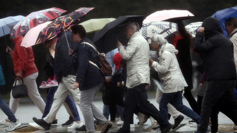 Центр России накроют осенний холод и ненастье