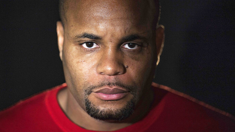 Двукратный чемпион UFC Кормье объявил о завершении карьеры