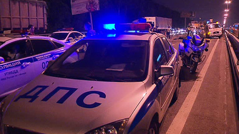 В Москве задержали стреляющий свадебный кортеж