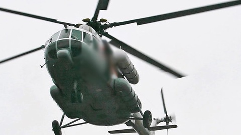 Спасатели начали эвакуацию альпинистов с места жесткой посадки Ми-8