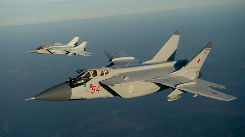 МиГи отогнали британского разведчика от российской границы