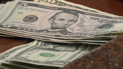 Давление со стороны США: все больше стран ищут замену доллару
