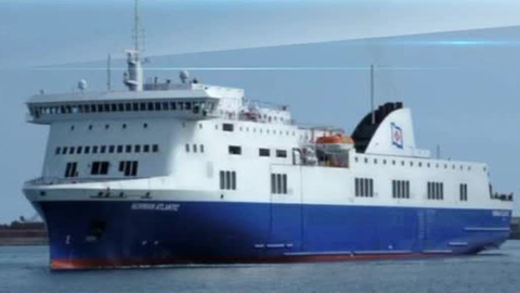 Паром Norman Atlantic буксируют в сторону Италии