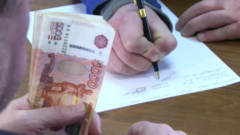 Слово и дело. На Шикотане выплачивают долги работникам рыбокомбината