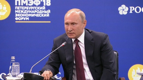 Путин не советует Западу переходить "красную черту" в отношениях с РФ